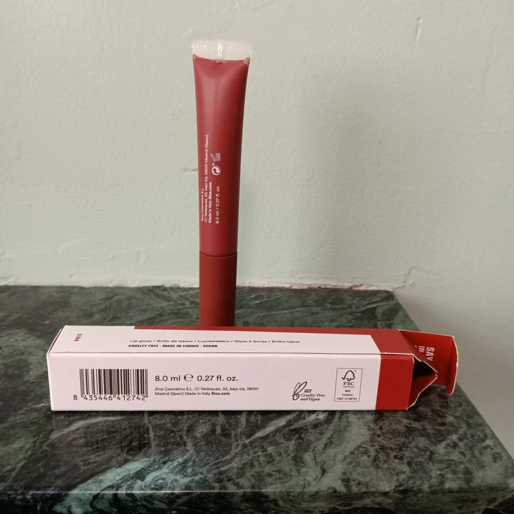 3INA lip gloss